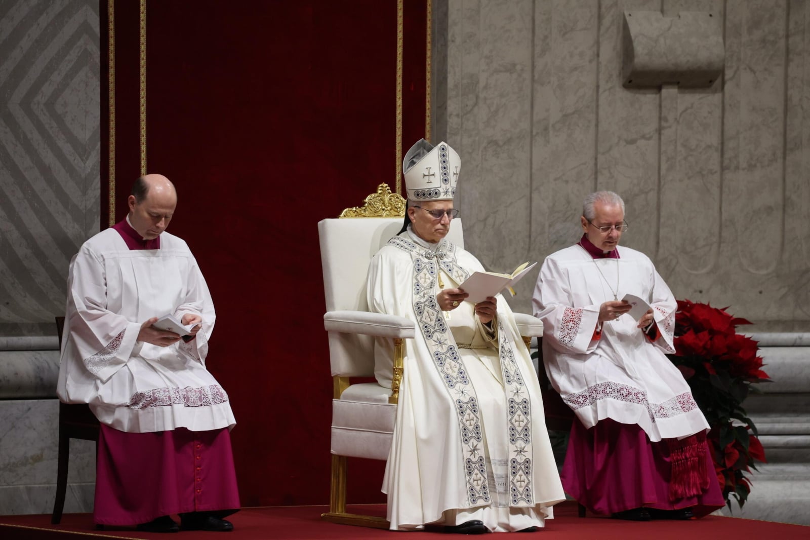 Papież: Matka Boża, najmniejsza i najwyższa spośród stworzeń, patrzy na wszystko oczami Boga