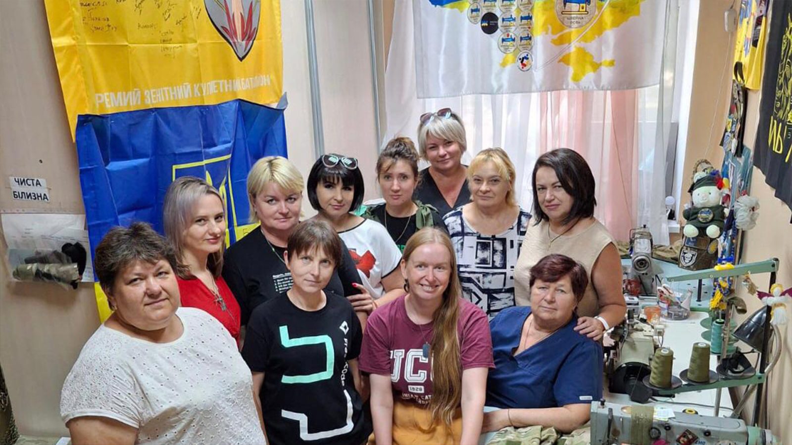 Ukraina: wolontariat krawcowych ratuje przed zimnem 