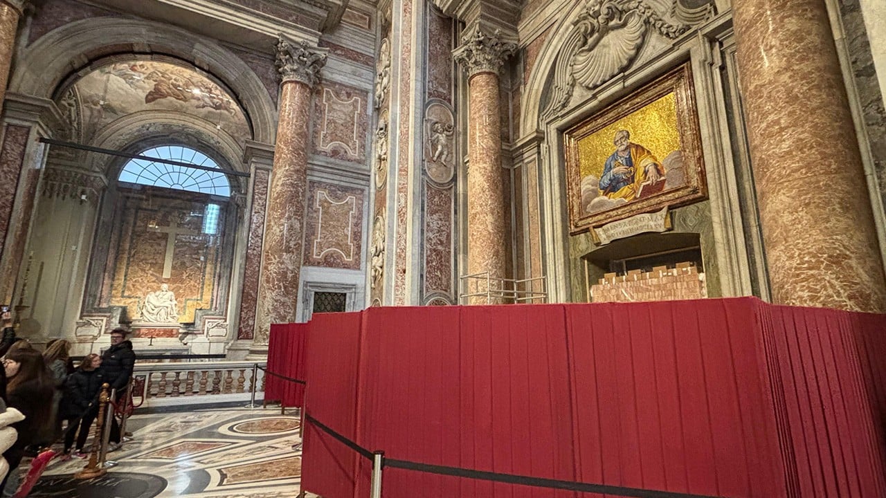 Trwa zamurowywanie Drzwi Świętych – technicy użyją ok. 2 tys. cegieł