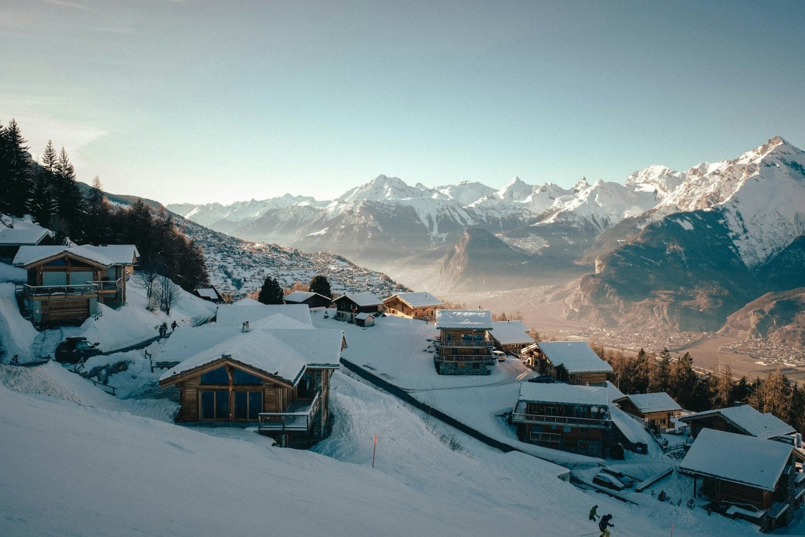 Eksplozja w kurorcie narciarskim. Kilka osób zginęło   