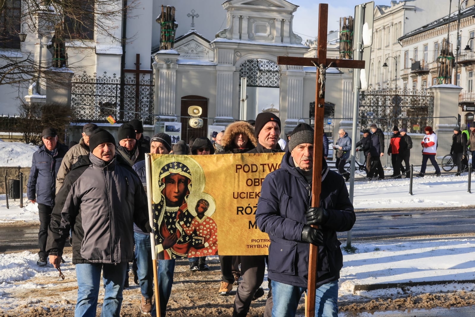 Męski Różaniec na ulicach Piotrkowa Trybunalskiego [GALERIA]