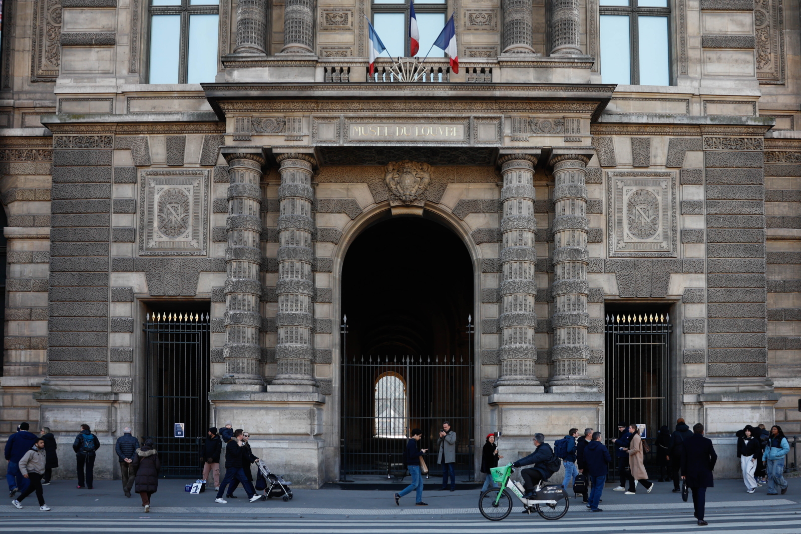 Dlaczego Luwr strajkuje? [+GALERIA]