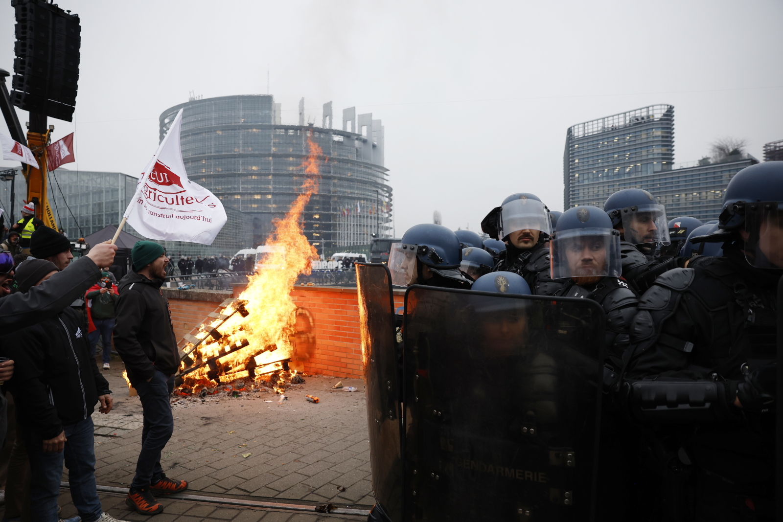 Protest tysięcy rolników przeciwko umowie UE–Mercosur [+GALERIA]