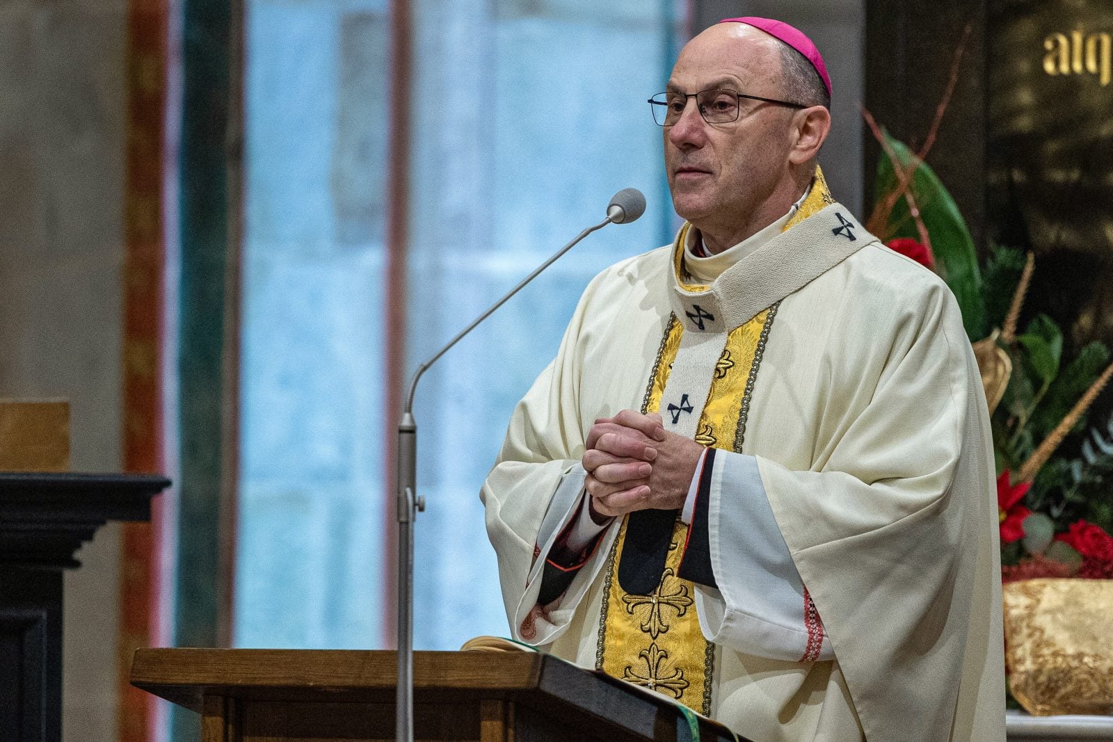 Prymas: potrzeba ludzi pokoju, którzy będą się opierać ciemności