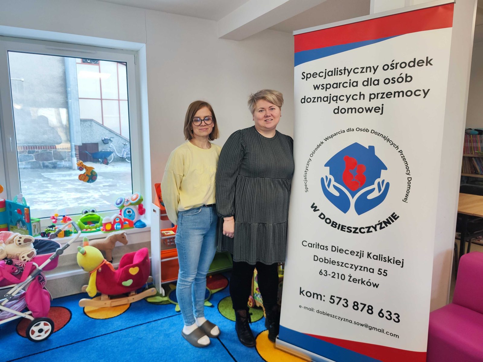 Dwa światy pod jednym dachem. Dom dla matek i ośrodek wsparcia dla doświadczających przemocy w Dobieszczyźnie