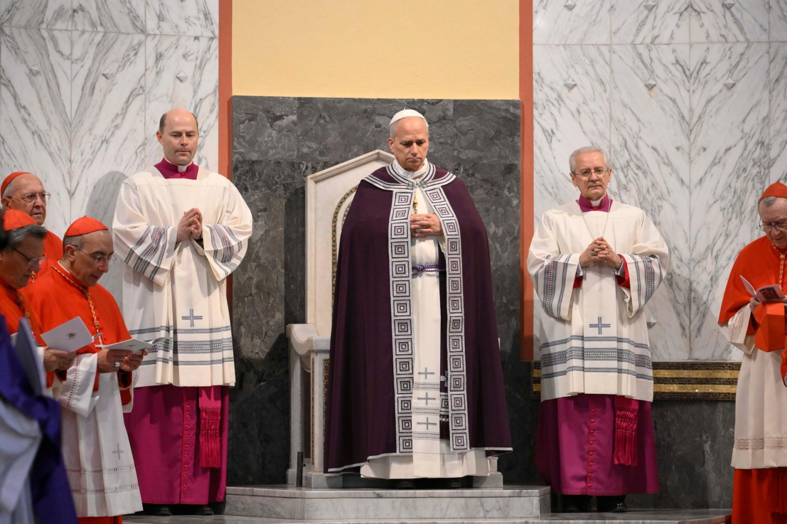 Leon XIV: poczuć w popiele ciężar płonącego świata