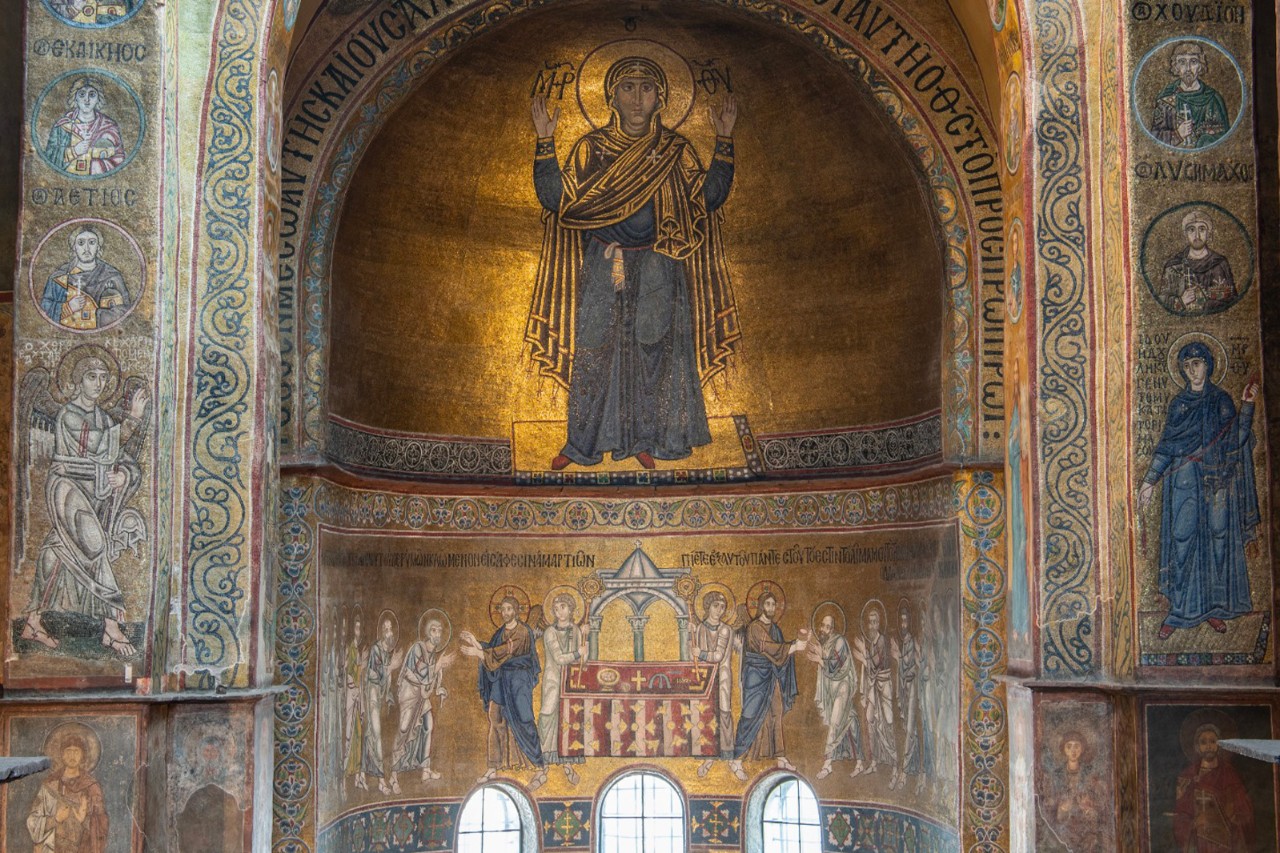 Mozaika Matki Bożej „Oranta” w Kijowie – wizerunek niosący nadzieję w czasie wojny 