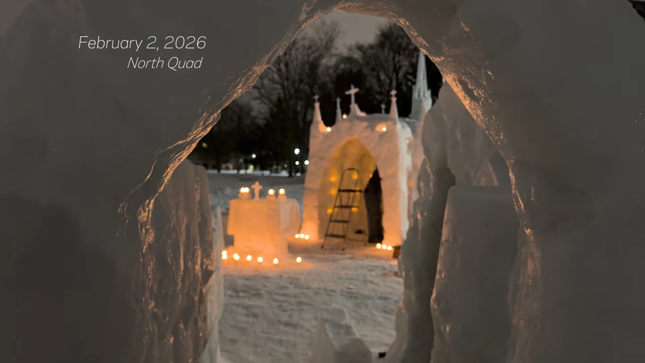 USA: studenci zbudowali lodową kaplicę i zgromadzili tysiące osób na Mszy świętej [+WIDEO]