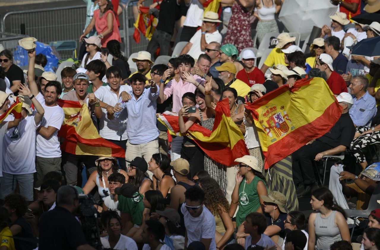 „Z otwartymi ramionami” – Hiszpania przygotowuje się na przyjazd Papieża