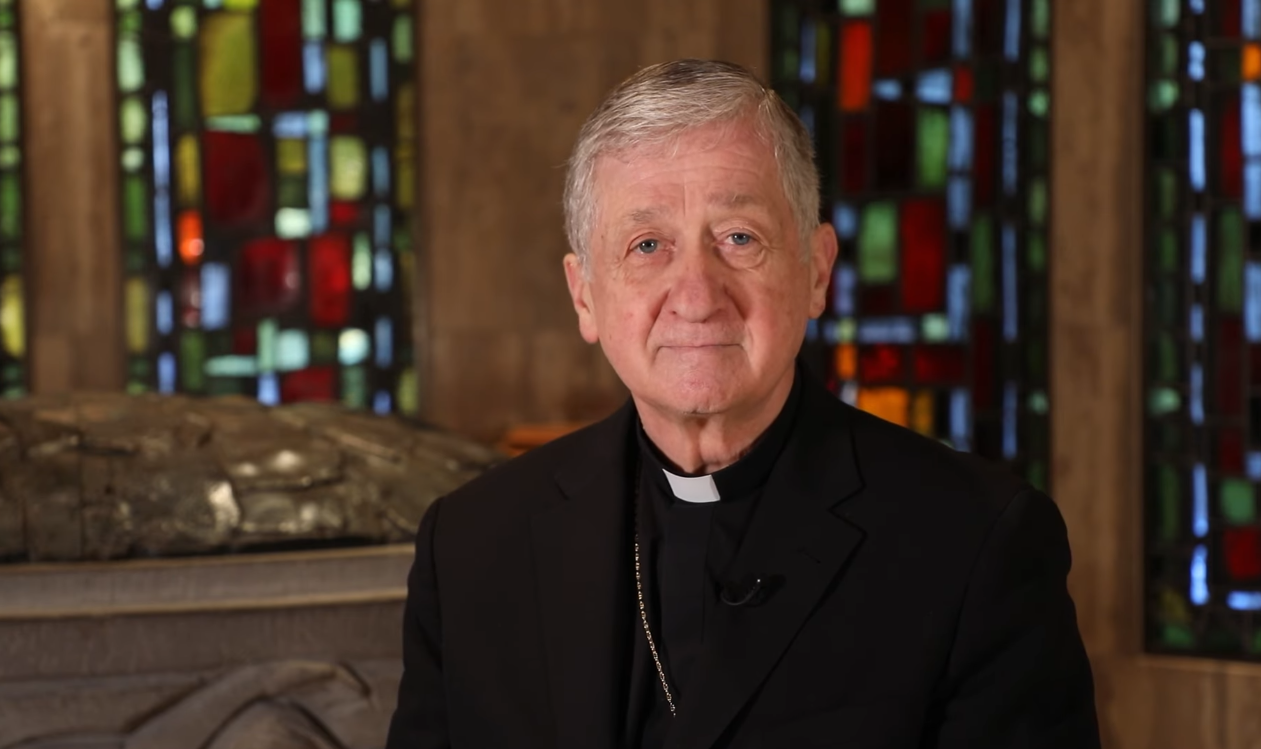 Kard. Cupich do migrantów: Bóg nie potrzebuje dokumentów, żeby was znać