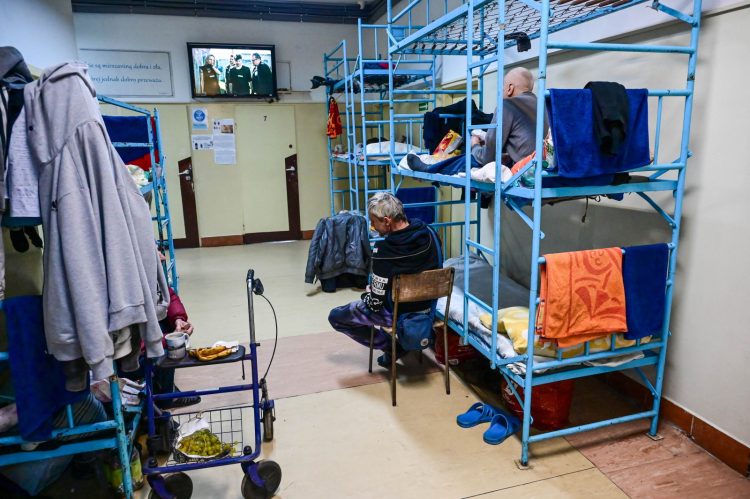 RCB: 37 ofiar mrozów w Polsce. IMGW wydał alerty 2. stopnia dla części kraju