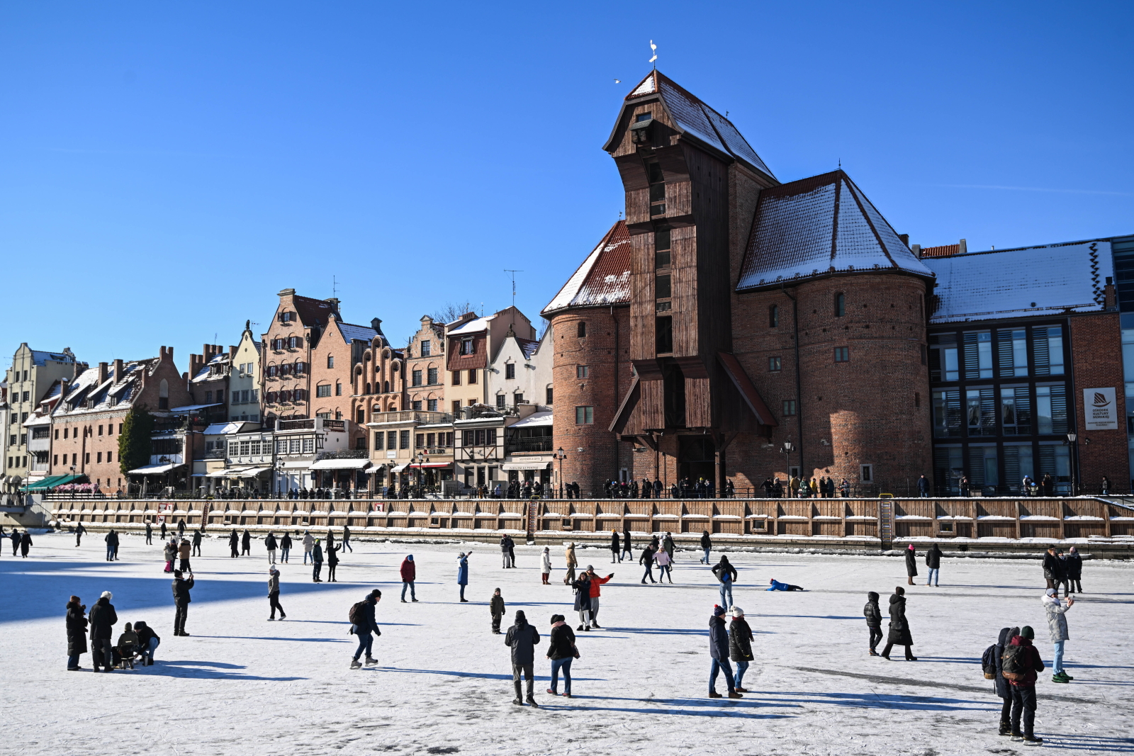 RCB: 37 ofiar mrozów w Polsce. IMGW wydał alerty 2. stopnia dla części kraju
