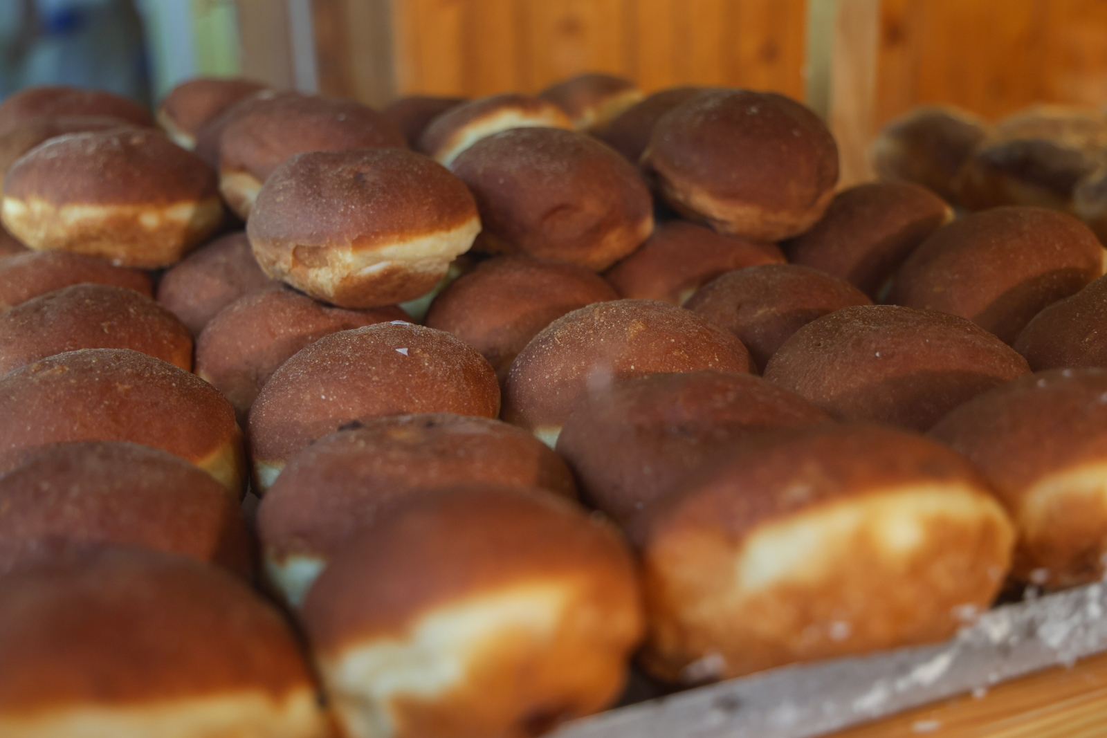 Lublin: wspólne smażenie pączków w Dziennym Ośrodku dla Osób Bezdomnych