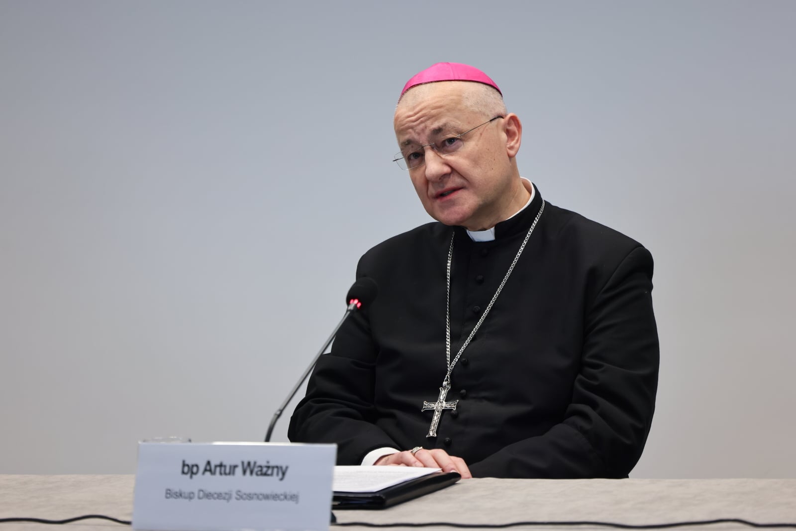 Bp Ważny: czasem boję się, co myśli Jezus, kiedy słucha naszych homilii [ROZMOWA]
