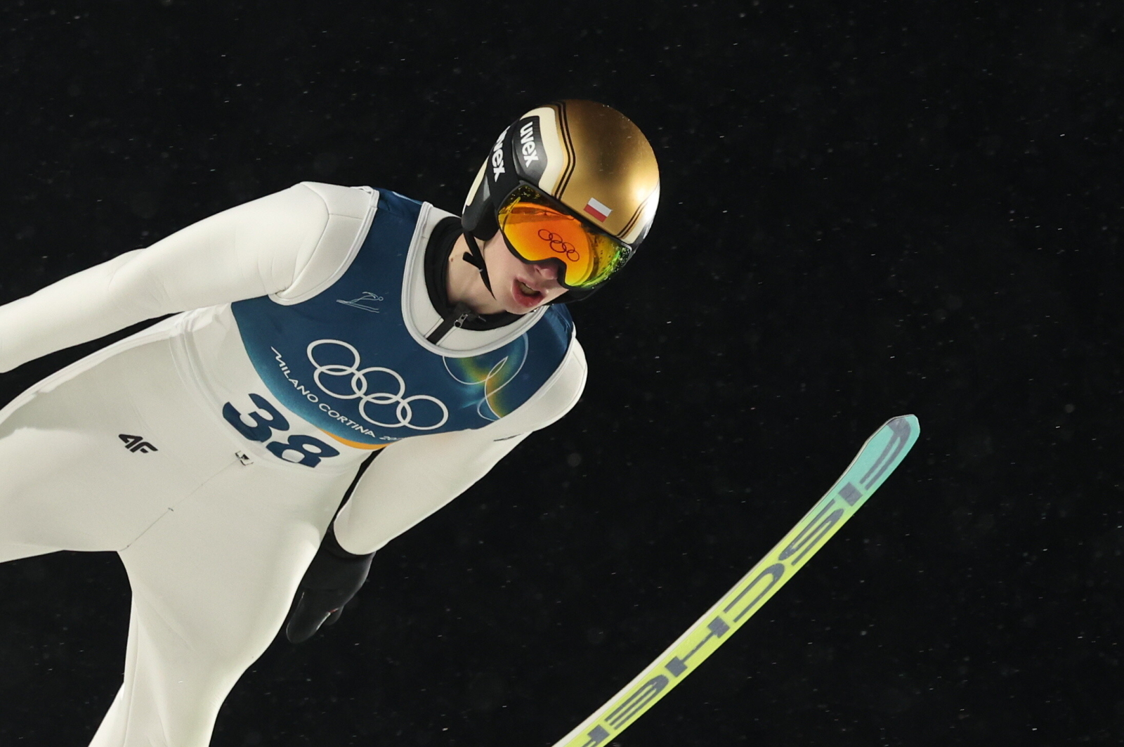 Mamy medal! Kacper Tomasiak z brązowym medalem na dużej skoczni na Zimowych Igrzyskach Olimpijskich