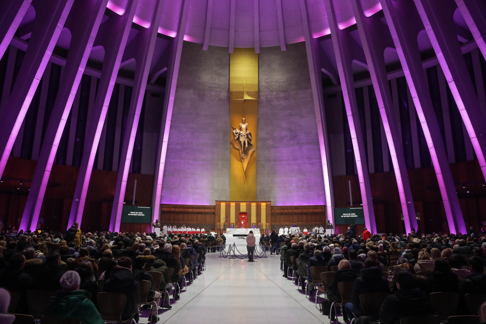 Abp Adrian Galbas: nauka o Bożym miłosierdziu nie oznacza akceptacji grzechu