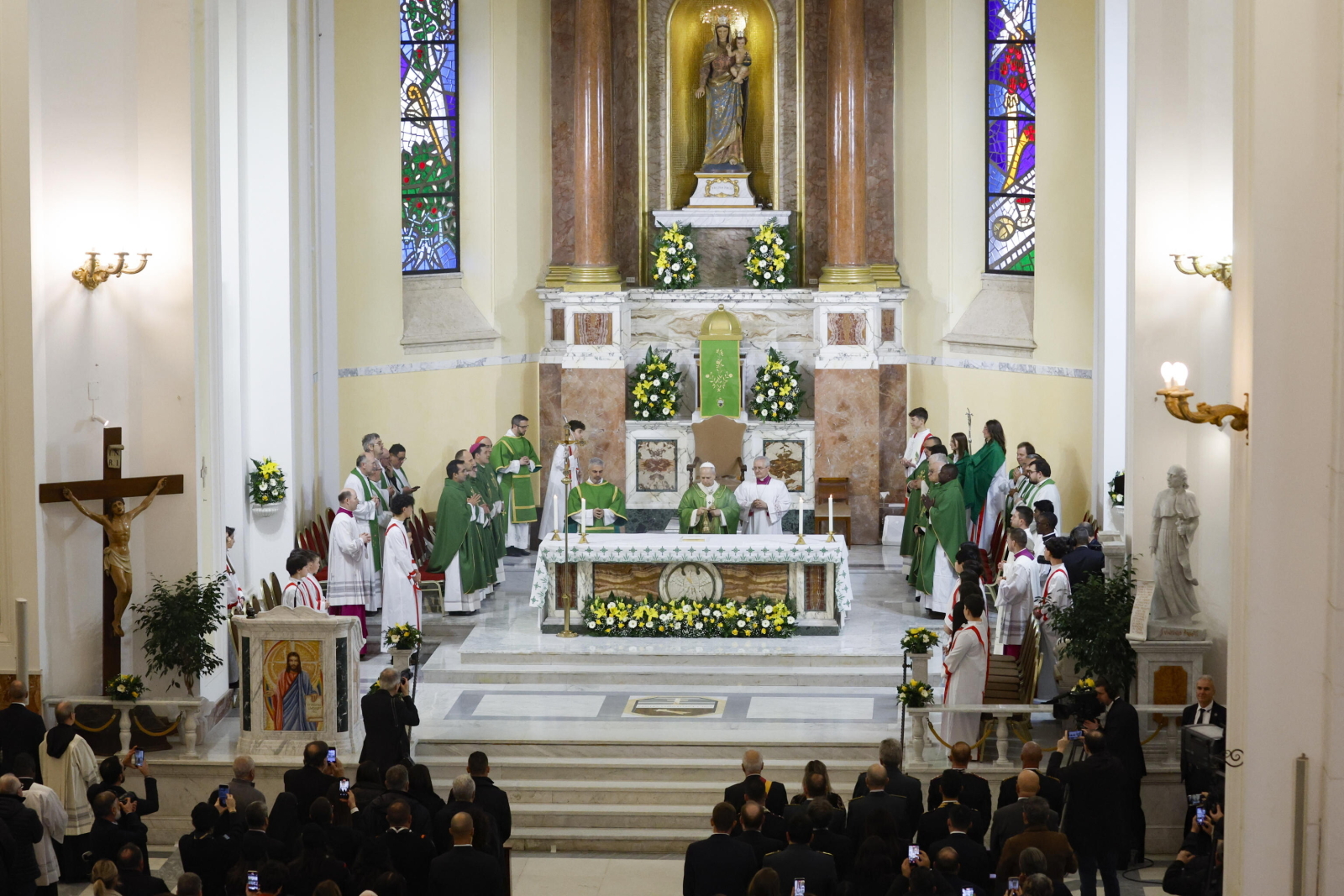 Leon XIV po raz pierwszy z wizytą w parafii diecezji rzymskiej [+GALERIA]