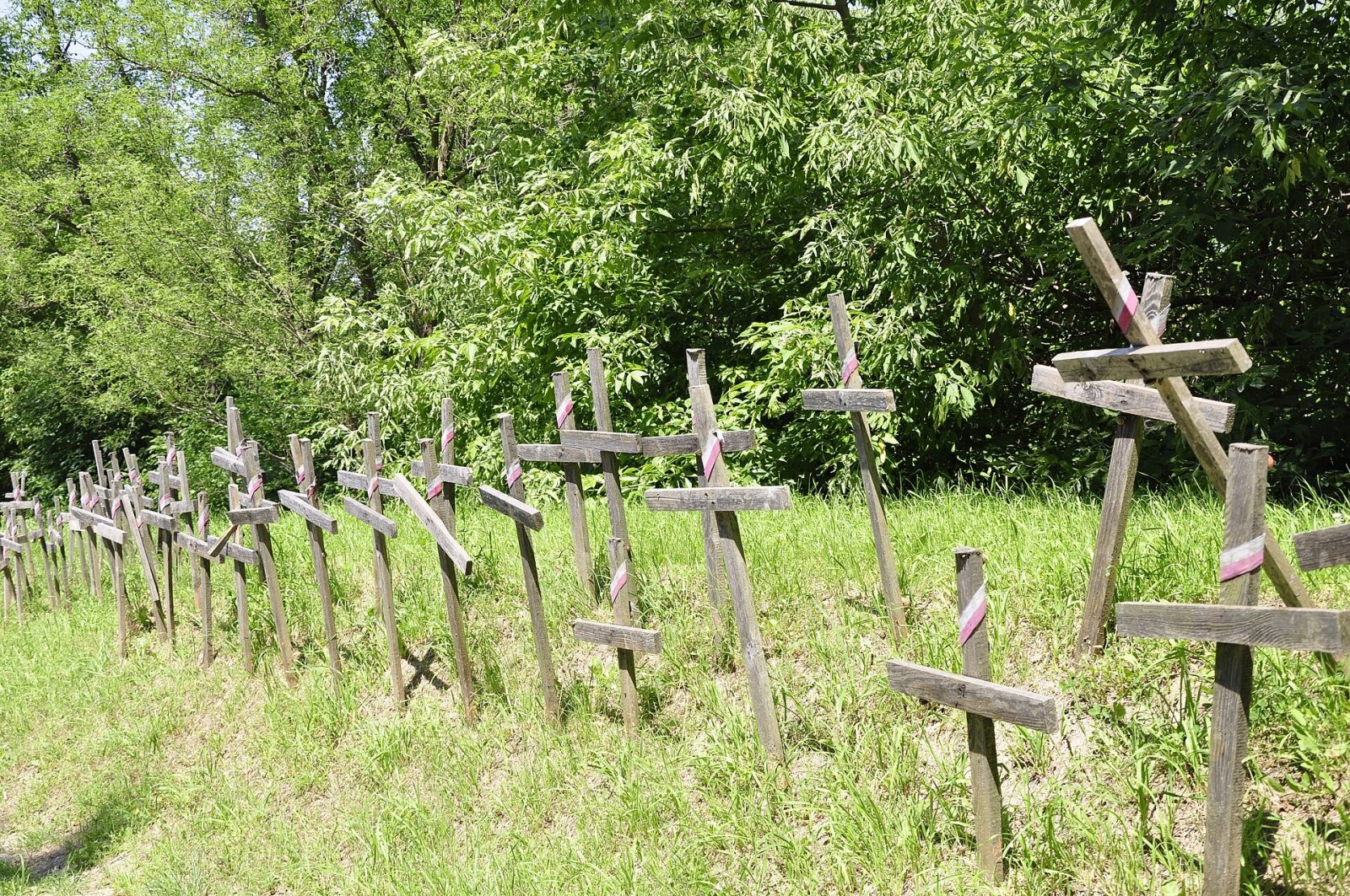 Warszawa: zawiadomienie do prokuratury w związku z wyrwaniem krzyży na Kopcu Powstania Warszawskiego