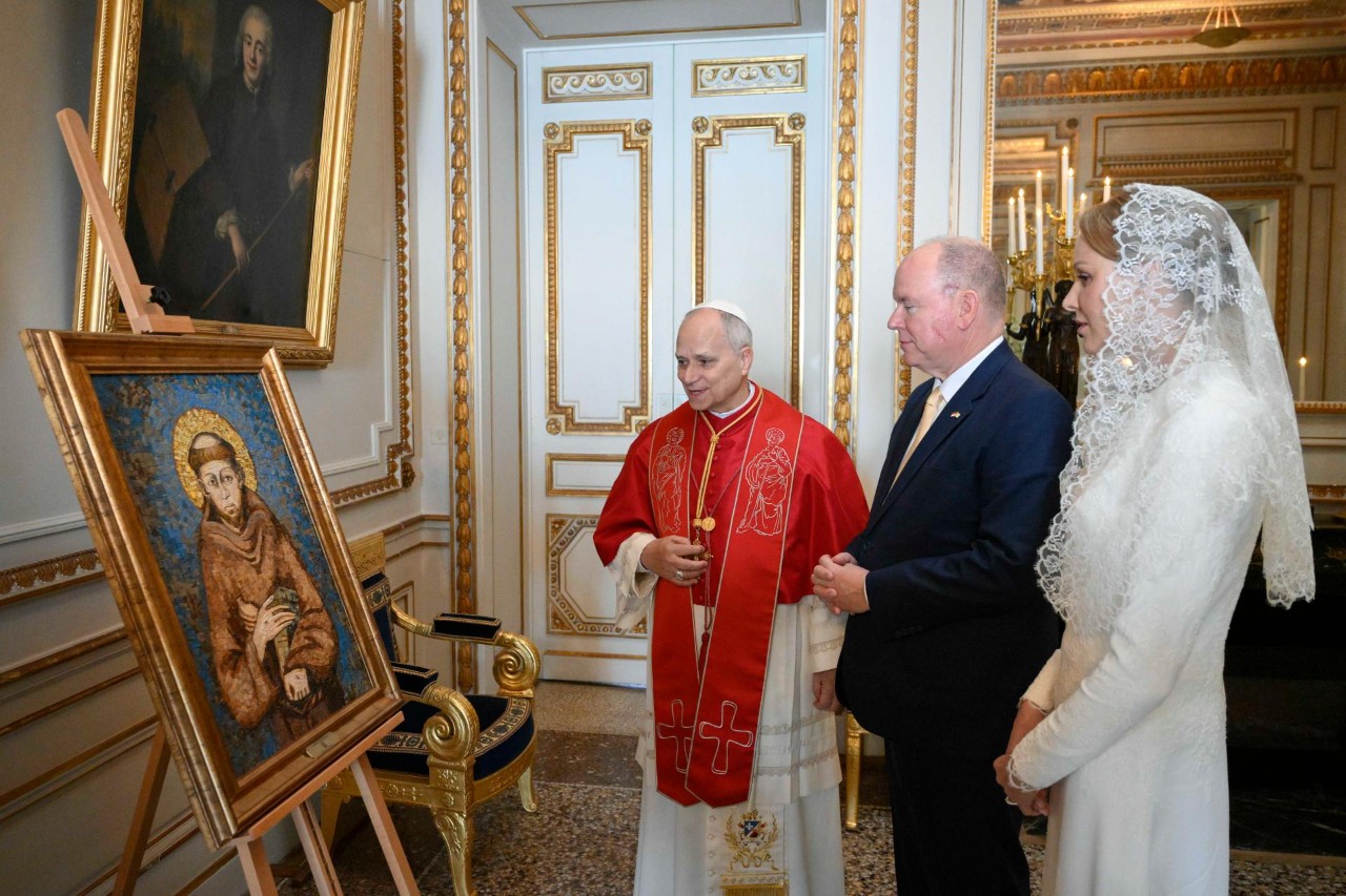 Mozaika ze św. Franciszkiem od Leona XIV dla księcia Monako