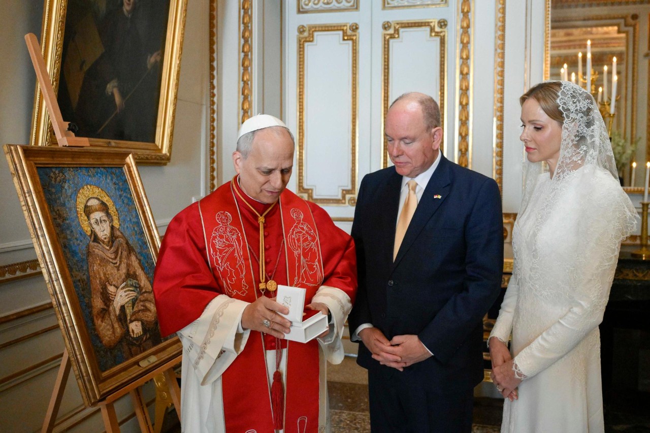 Mozaika ze św. Franciszkiem od Leona XIV dla księcia Monako