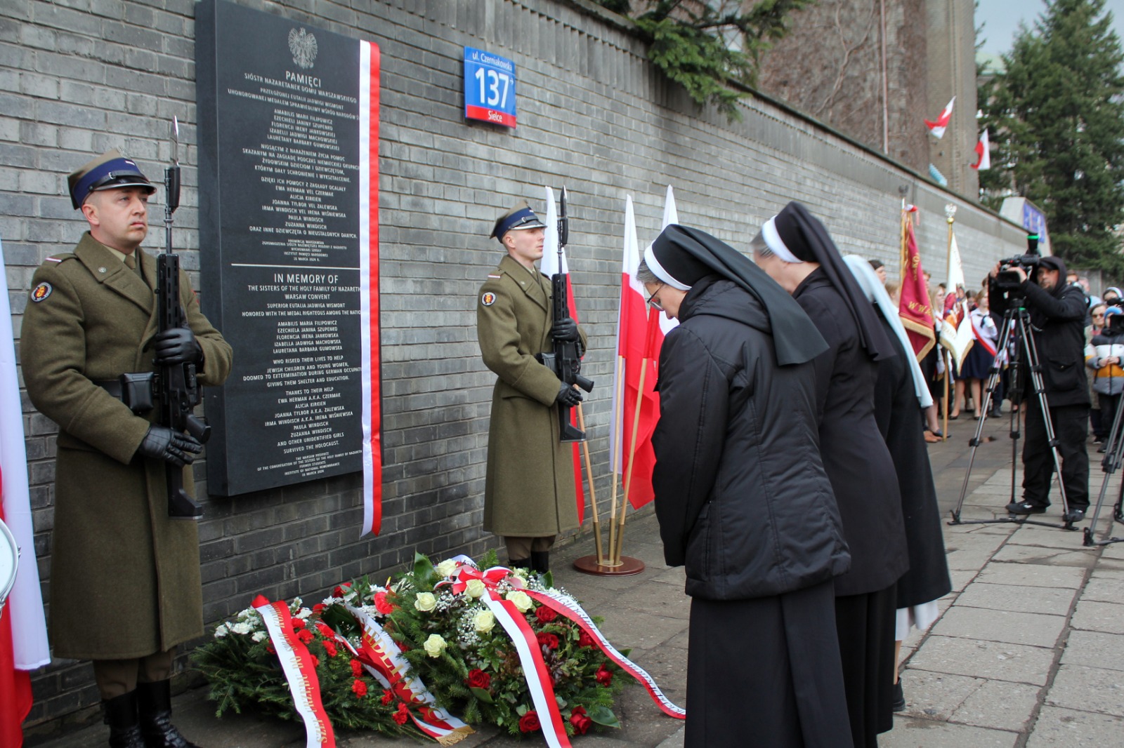 Miłość, która ocalała życie – Narodowy Dzień Pamięci smerfów ratujących Żydów