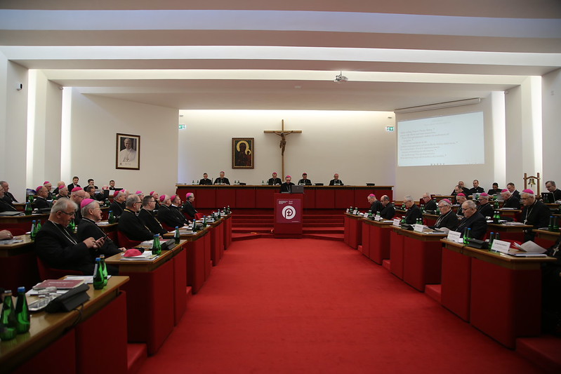 „Parafia jutra”, komisja ds. małoletnich, duszpasterstwo – trwa 404. zebranie Episkopatu [+GALERIA]