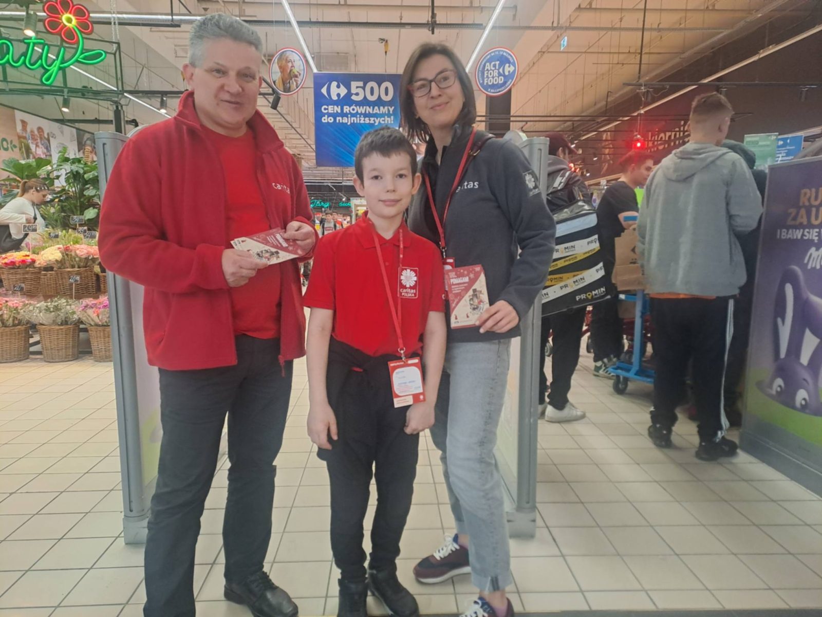 „Tak. Pomagam!” – zbiórka żywności, czyli przedświąteczny gest solidarności