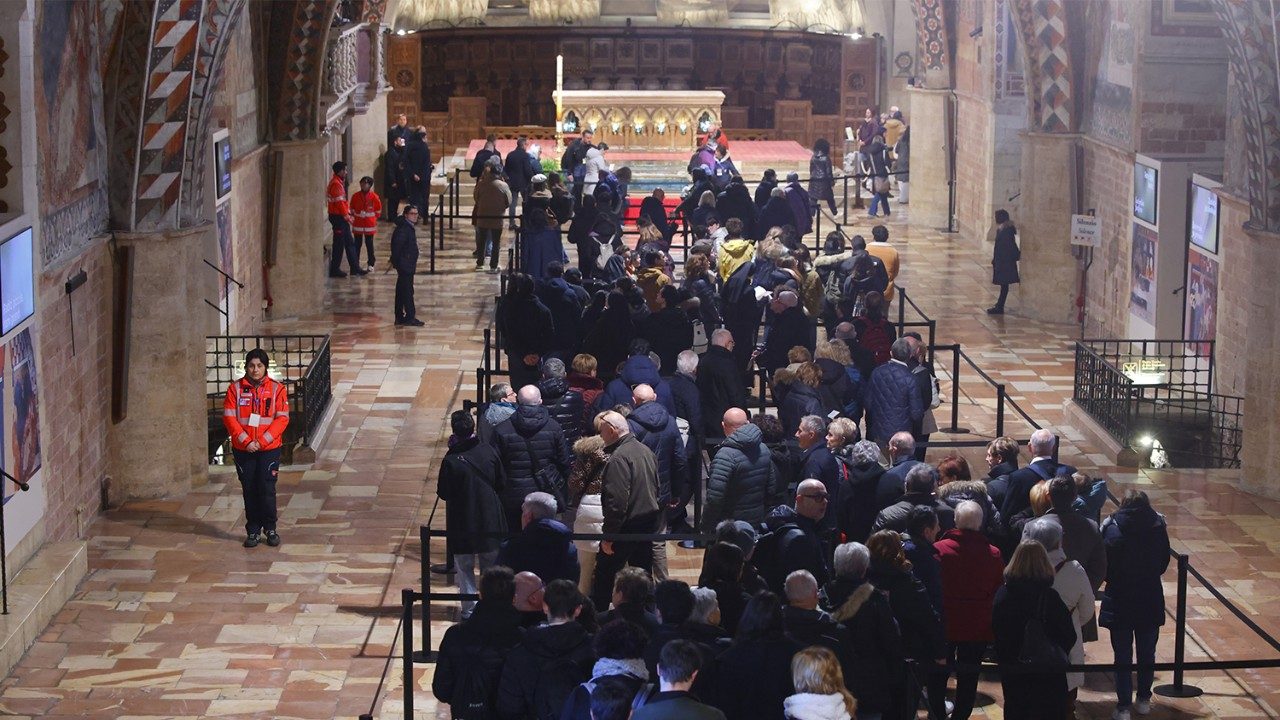 370 tysięcy pielgrzymów dotarło do Asyża. „Czas wielkiego pocieszenia”