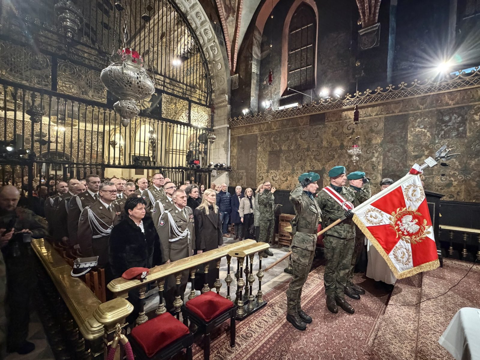 Jasna Góra: bp Lechowicz modlił się z żołnierzami 2. Korpusu Polskiego – Dowództwa Komponentu Lądowego