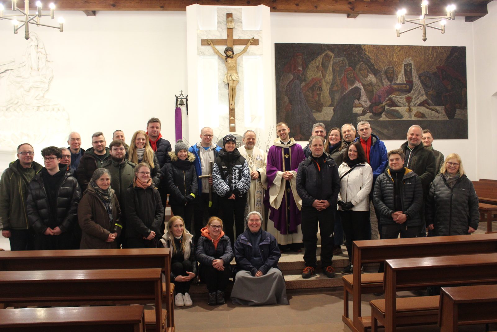 W ciszy nocy można usłyszeć Boga – Ekstremalna Droga Krzyżowa z warszawskich Kabat