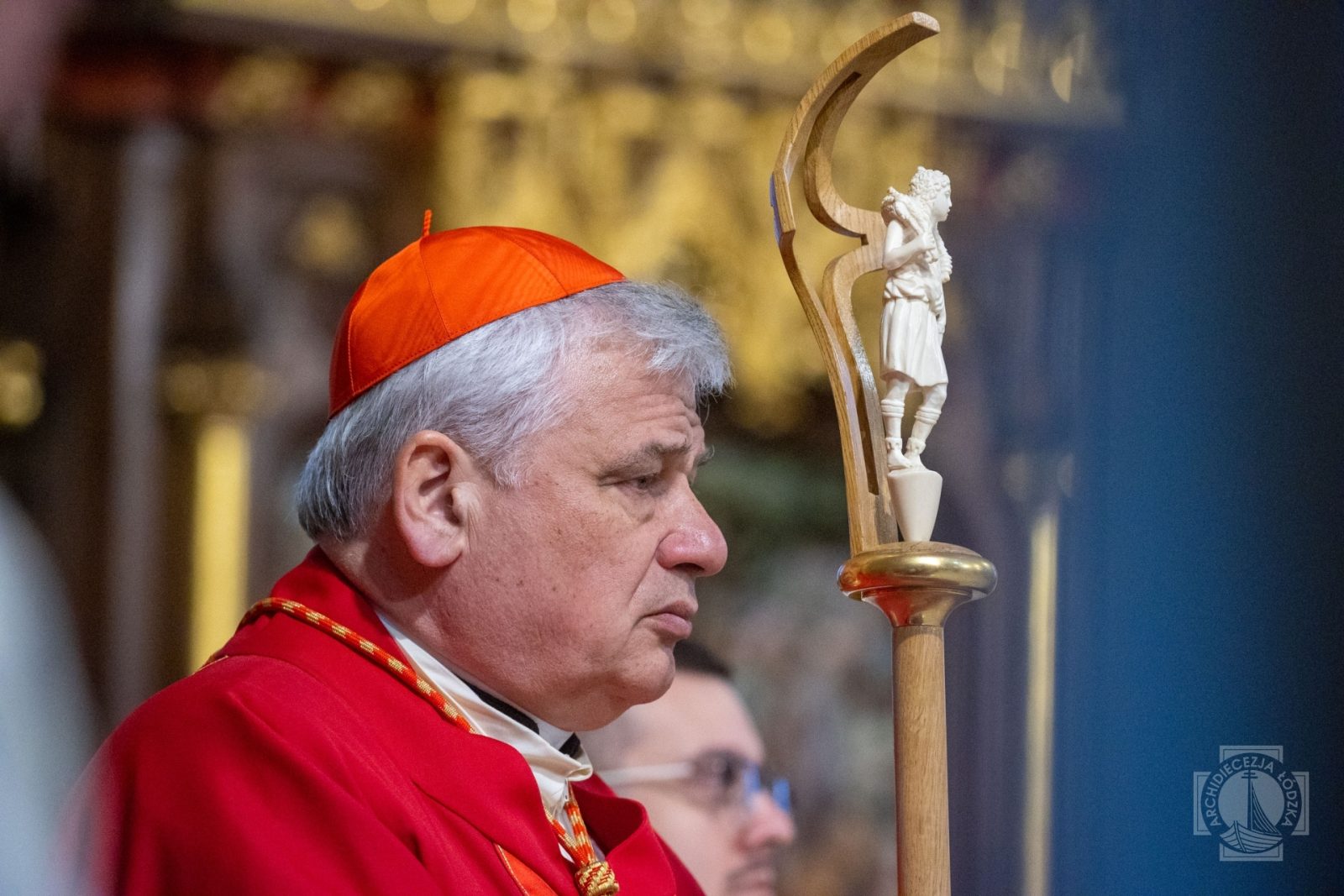 Kard. Krajewski: Jezus pozwolił się ukrzyżować z miłości do nas