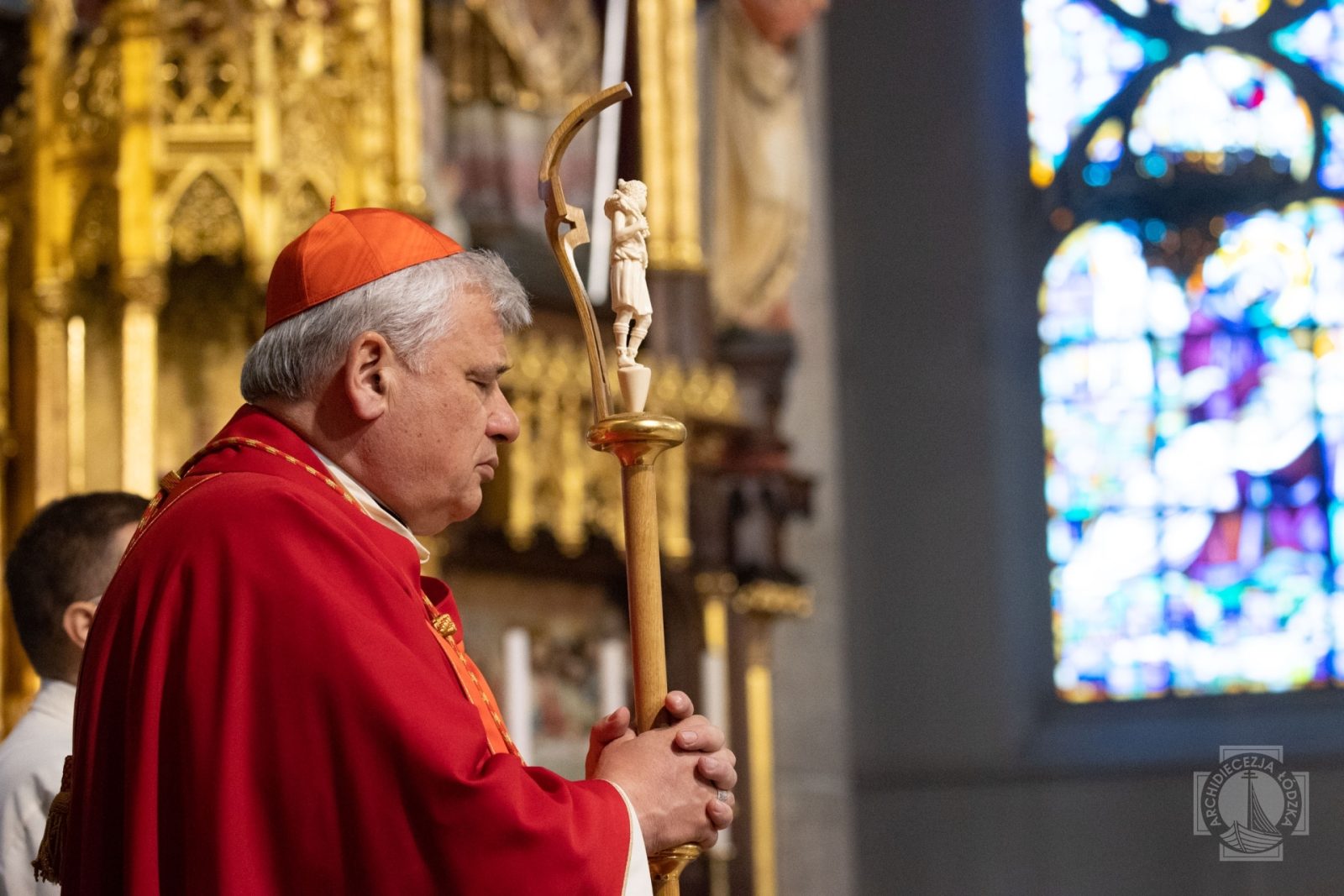Kard. Krajewski: Jezus pozwolił się ukrzyżować z miłości do nas