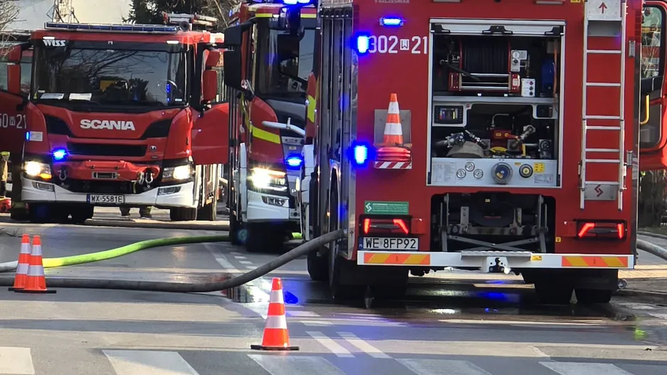 W busie wybuchł pożar, od niego zapalił się budynek strzelnicy. Cztery osoby nie żyją