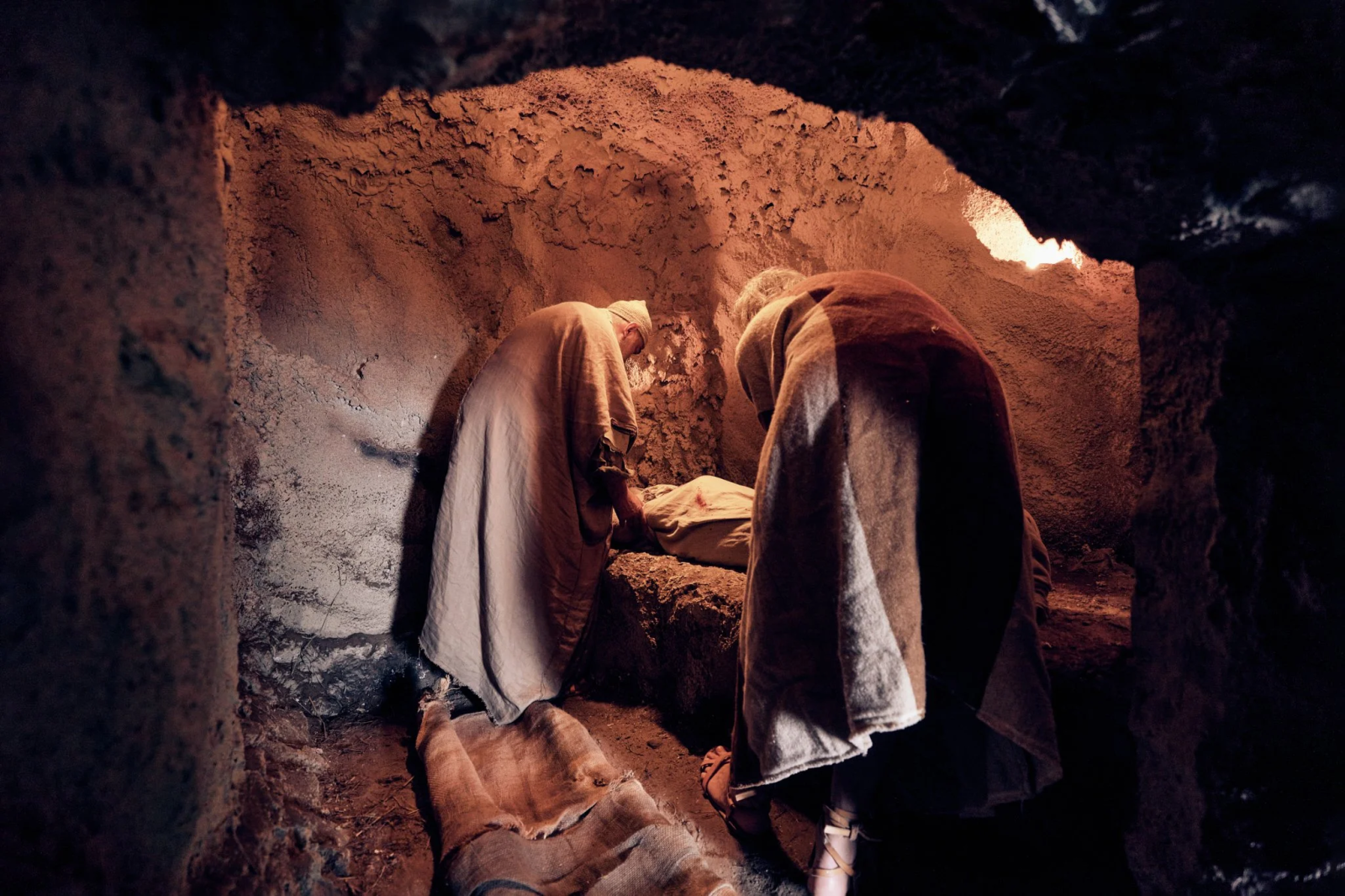 Miejsce Słowa – czuwanie przy Grobie Pańskim VR w Wielkim Tygodniu