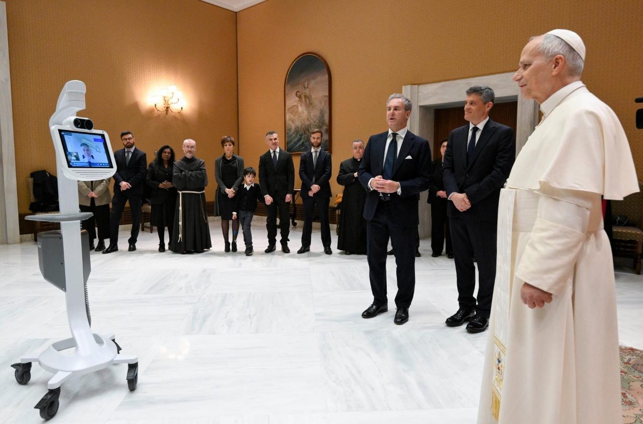 Watykan: podarowany papieżowi sprzęt telemedyczny posłuży leczeniu dzieci