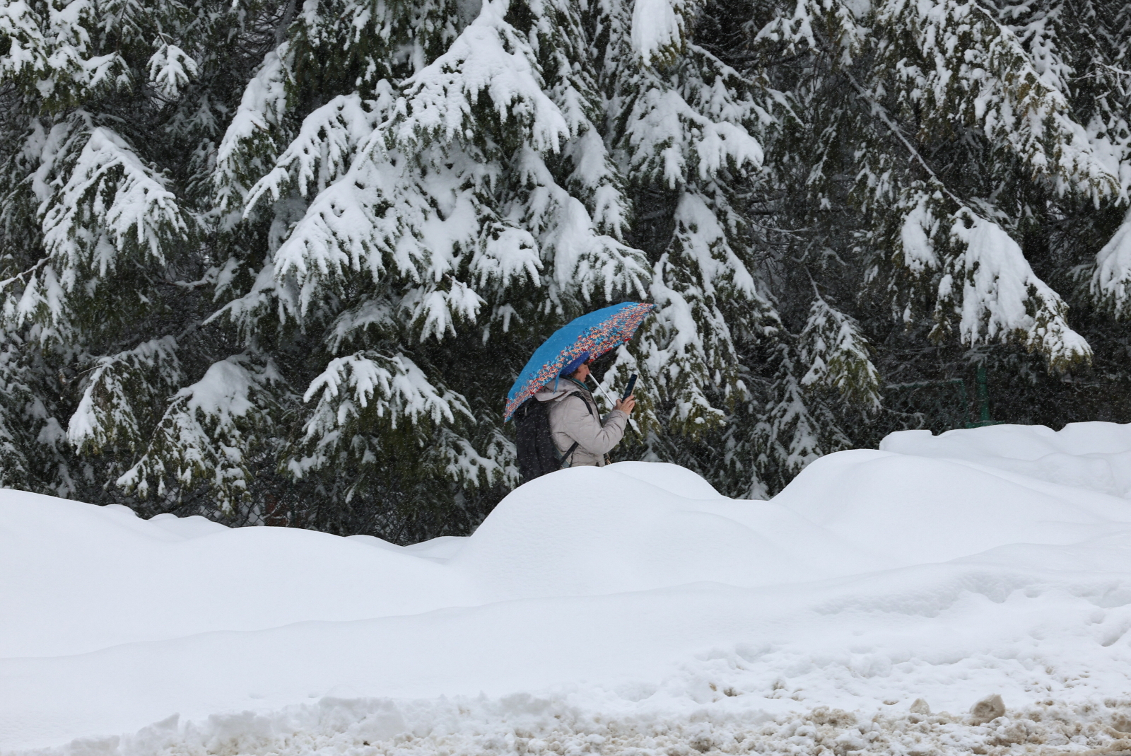 Całe Tatry zamknięte dla turystów; śnieg i znaczne zagrożenie lawinowe [+GALERIA]
