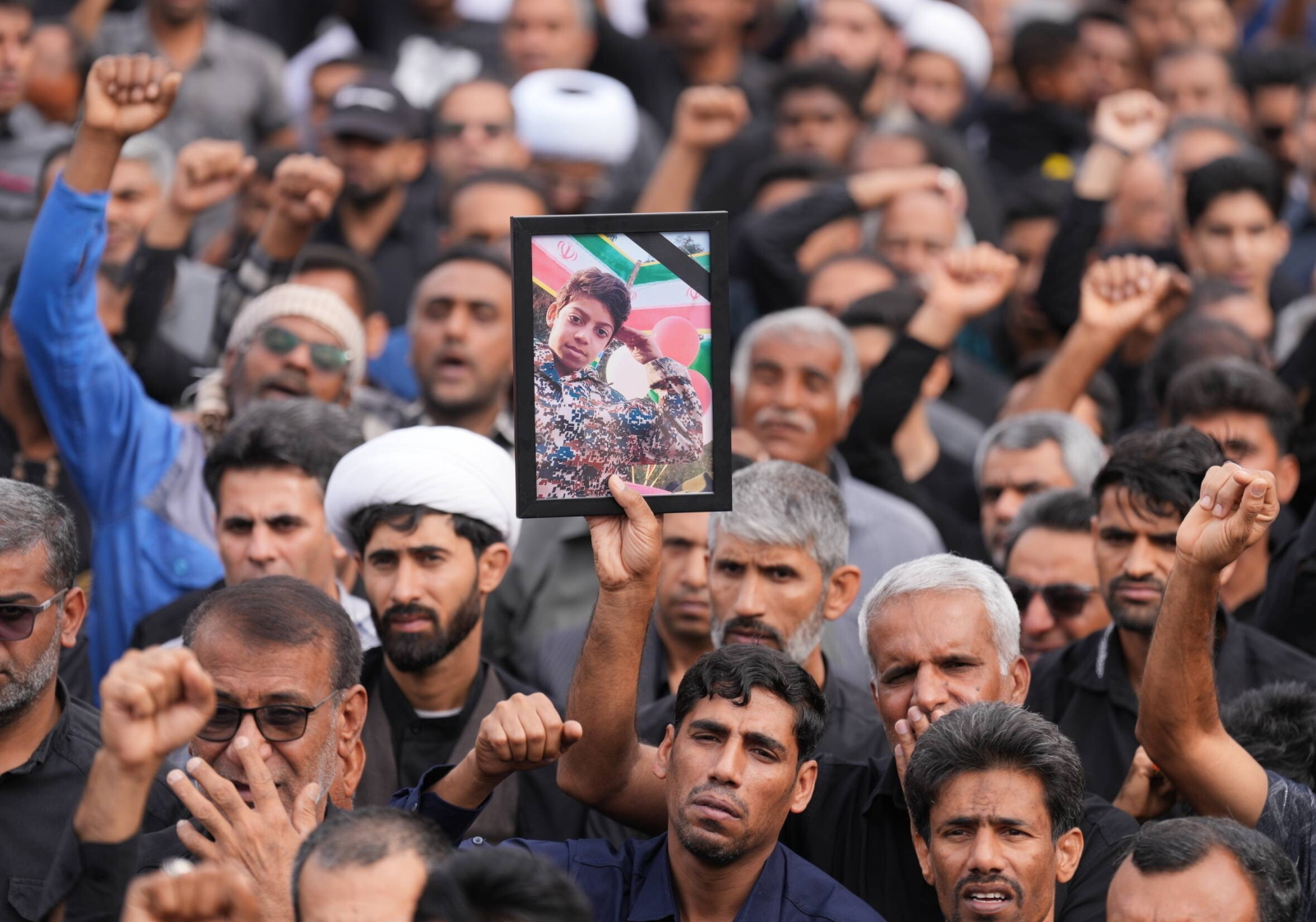 Papież: trzeba modlić się o pokój i szukać rozwiązań bez użycia broni