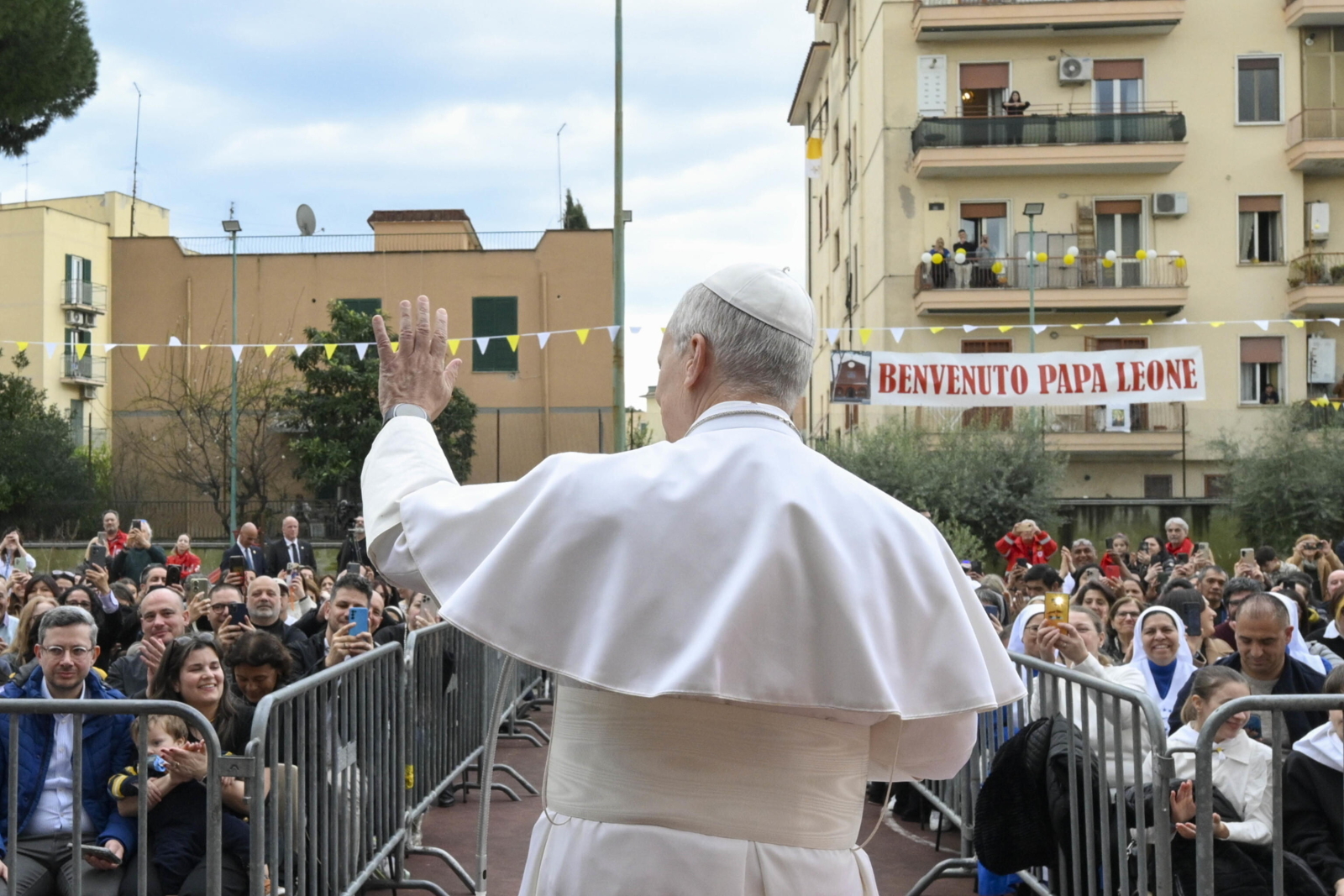 Papież w rzymskiej parafii: światło Chrystusa uwalnia ze ślepoty zła [+GALERIA]