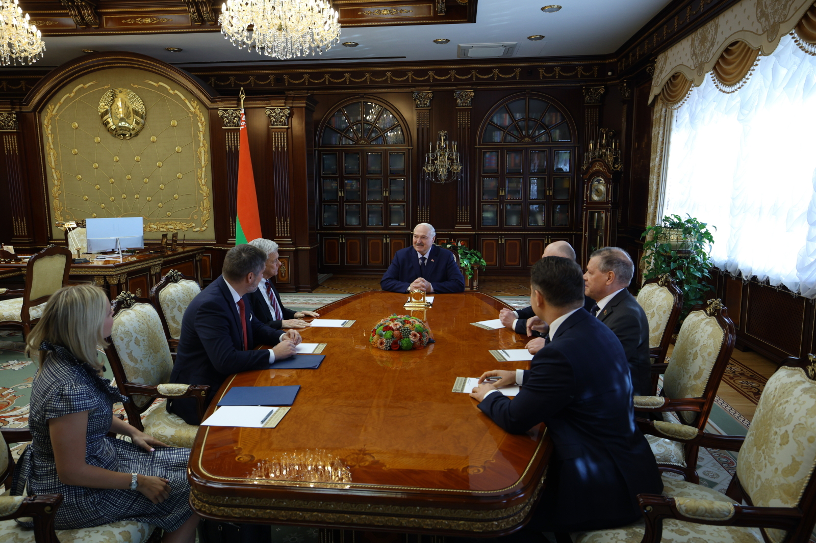 Białoruś: zwolniono z więzienia 250 osób, w tym więźniów politycznych