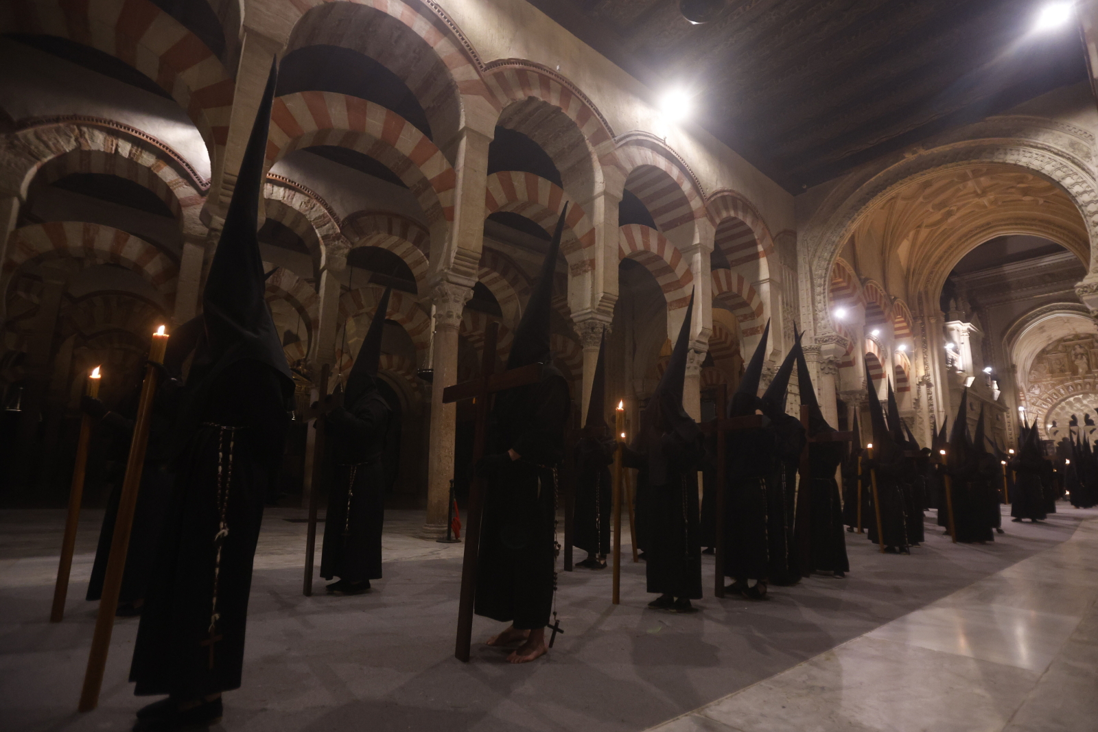 W Hiszpanii w Wielkim Tygodniu realizowane są procesje pokutne [GALERIA]