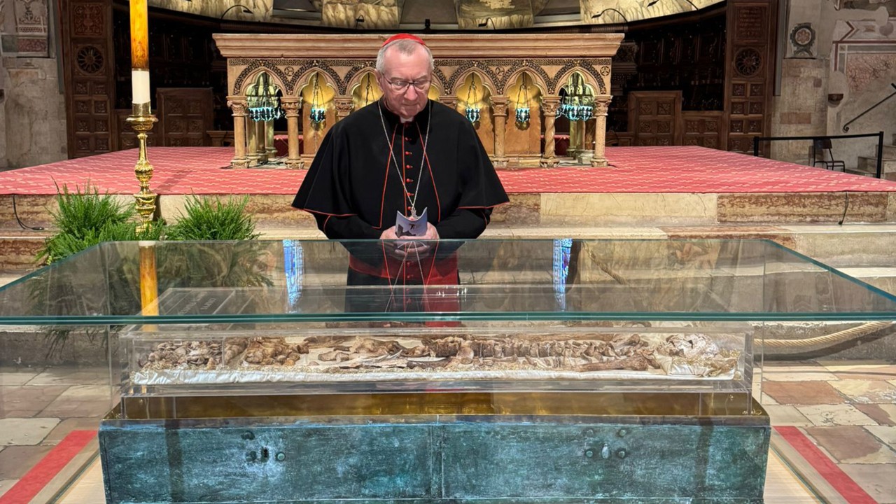 Kard. Parolin: możni tego świata niech usłyszą wołanie protestu