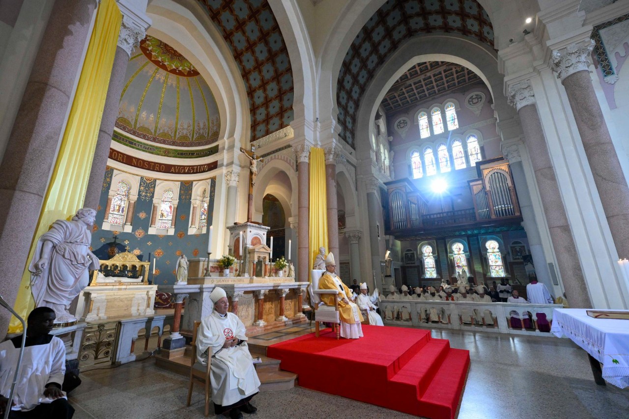 Papież do Kościoła w Algierii: pozostańcie na tej ziemi!