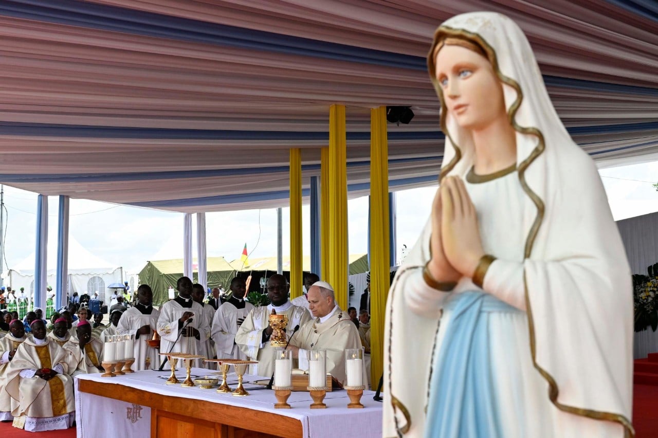 Leon XIV odwiedził chorych w szpitalu św. Pawła w Duali