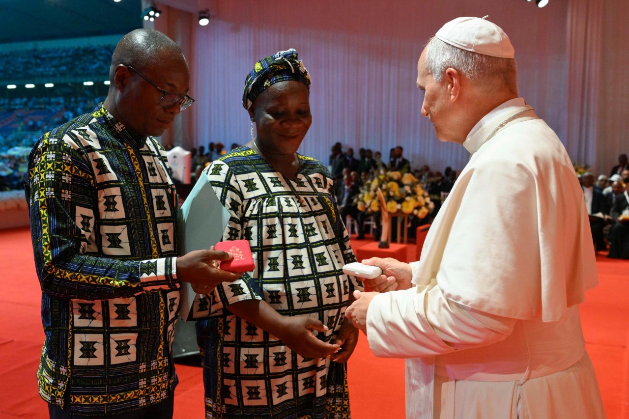 Papież na spotkaniu z młodzieżą w Gwinei Równikowej: dajcie się porwać pięknu miłości [+GALERIA]