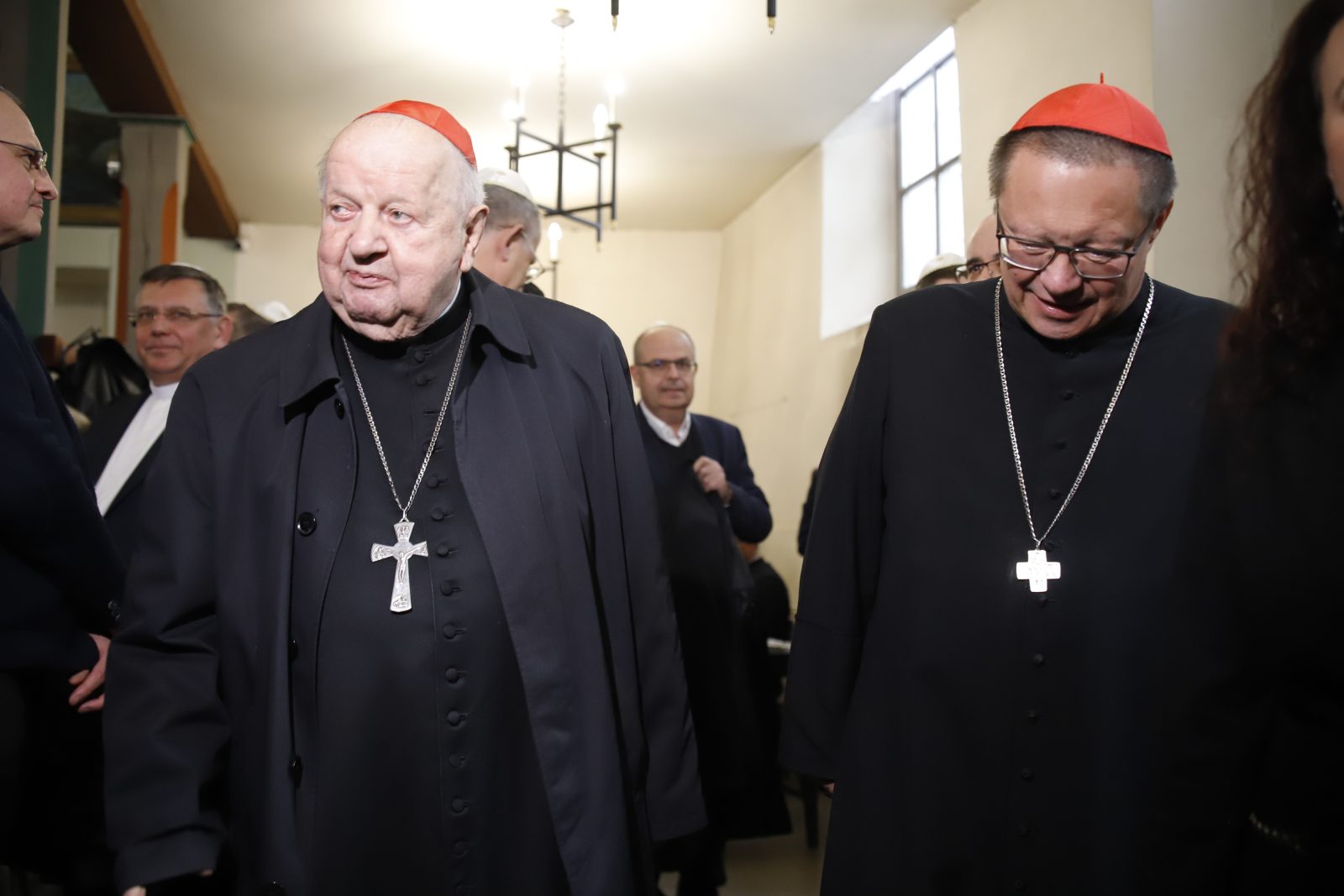 Kraków: kardynałowie Grzegorz Ryś i Stanisław Dziwisz odwiedzili synagogę [+GALERIA]