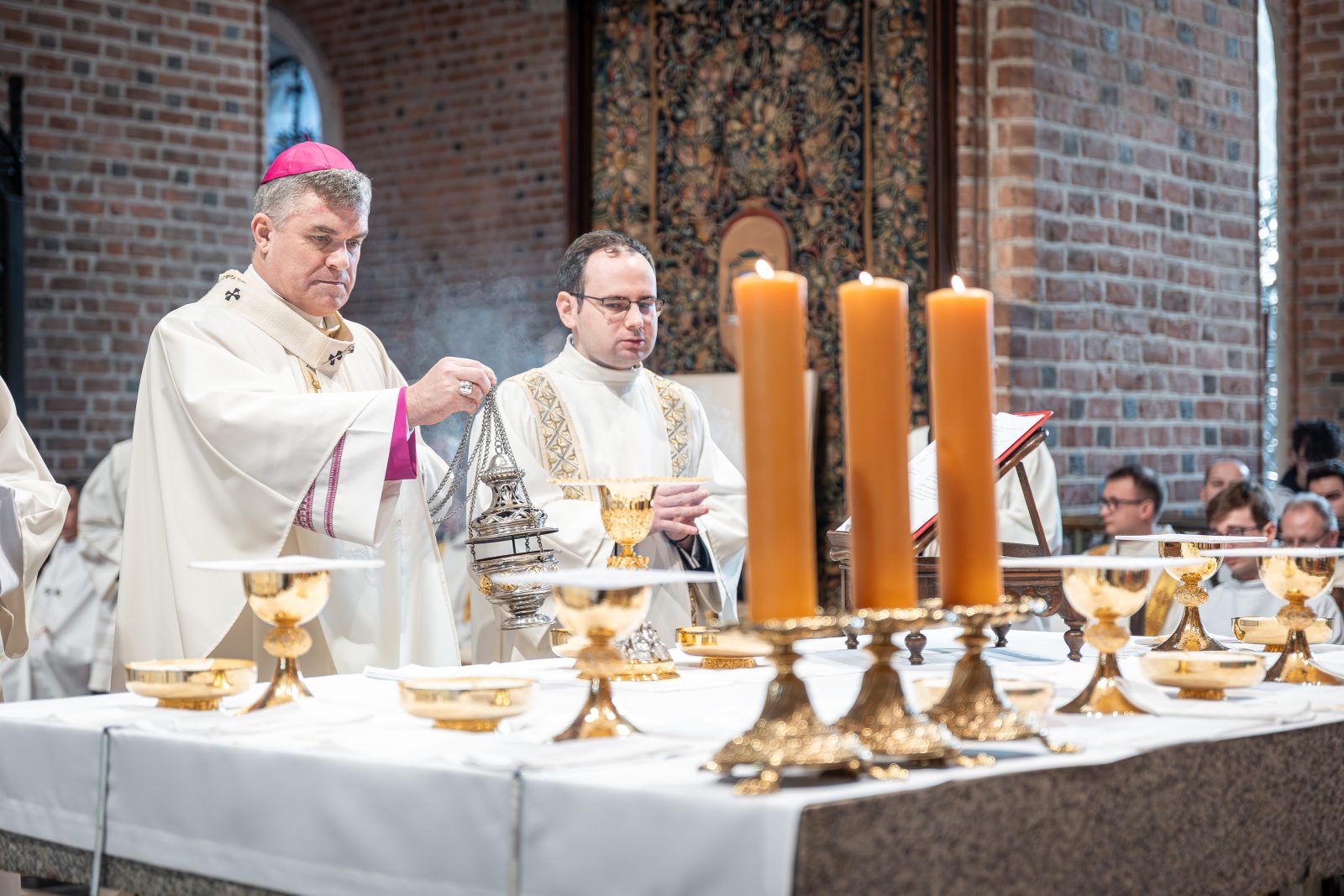 Abp Zbigniew Zieliński przewodniczył Mszy Krzyżma [+GALERIA]