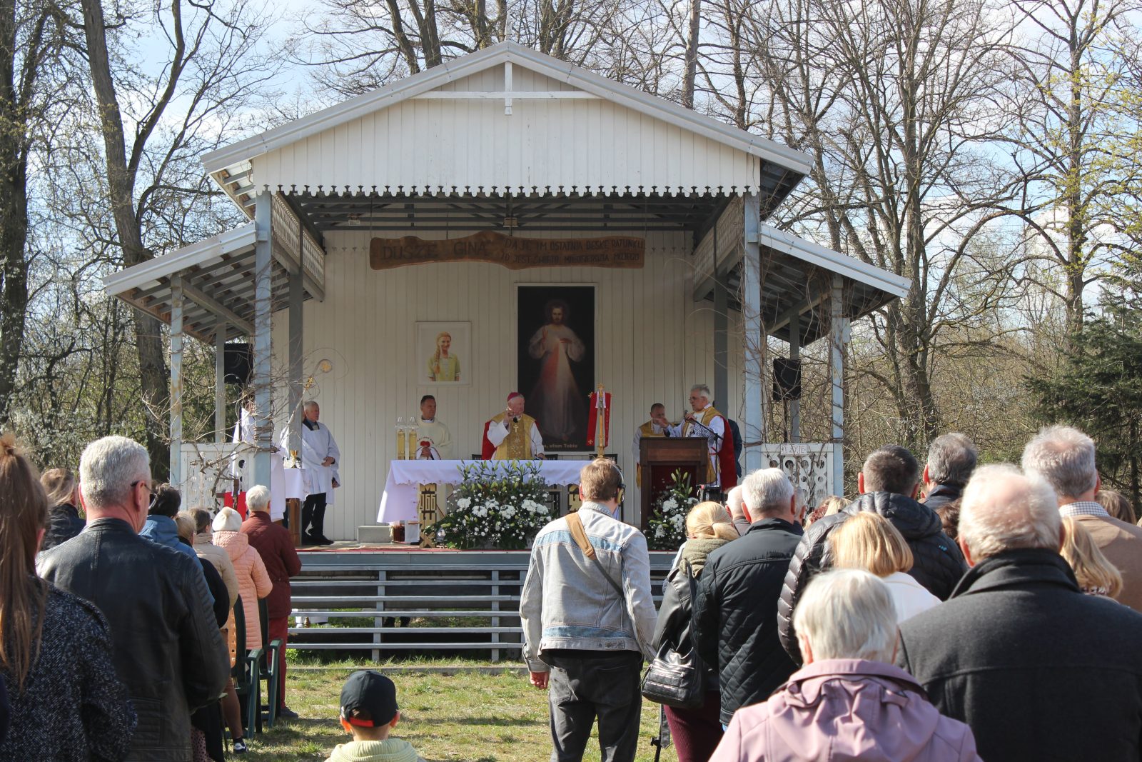 Bp Romuald Kamiński w Domu św. Faustyny: Miłosierdzie Boże to nasze koło ratunkowe