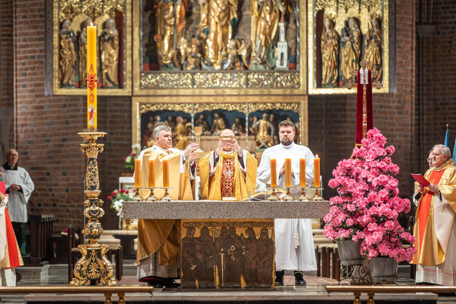 Abp Zieliński: Święto Chrztu Polski zachęca do kształtowania postaw obywatelskich [+GALERIA]