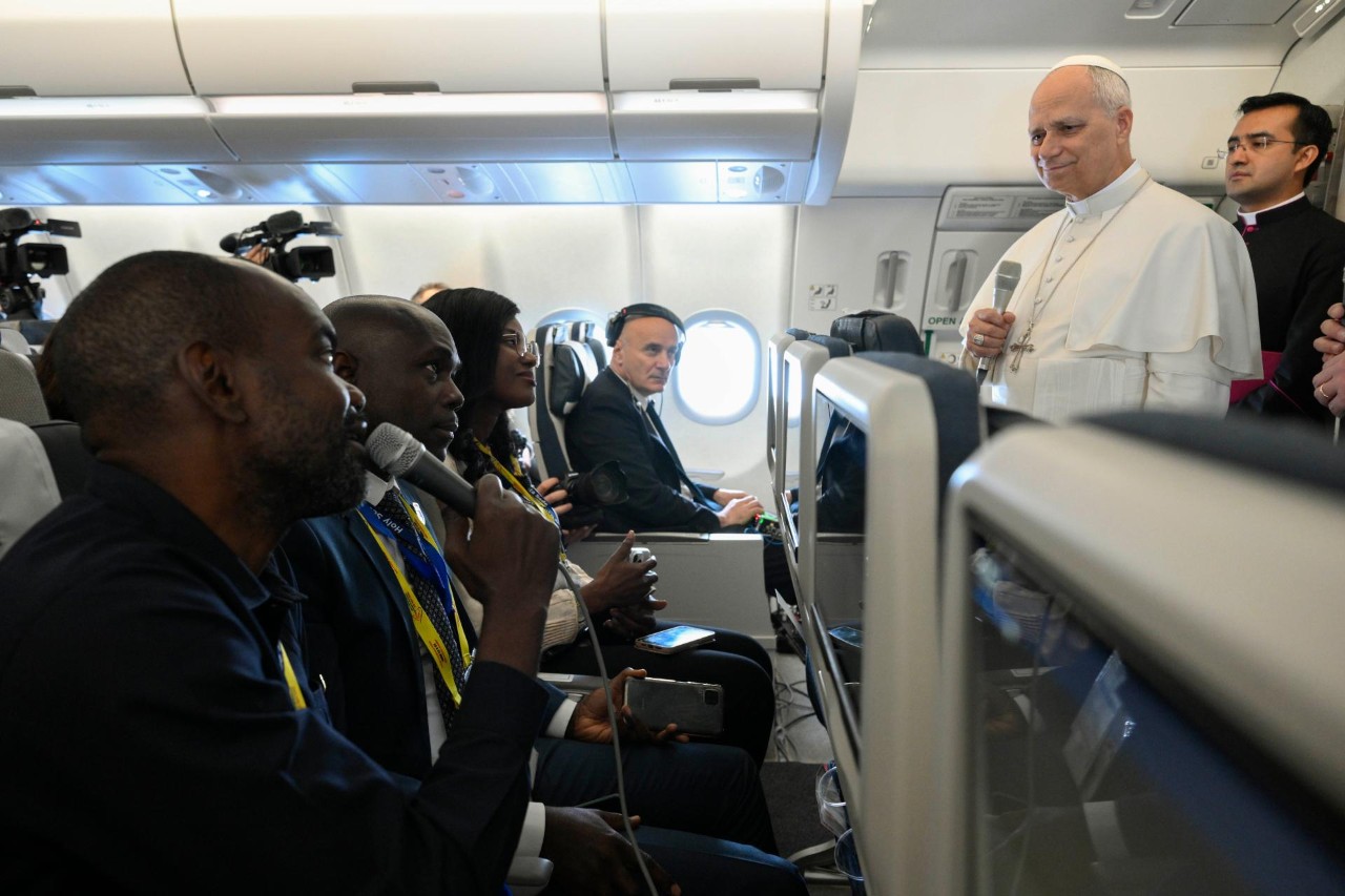 Papież w samolocie o rozwoju Kościoła w Angoli i konsystorzu