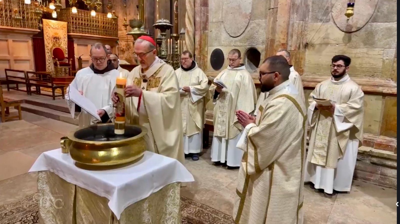 Wigilia Paschalna w Jerozolimie za zamkniętymi drzwiami. „Bóg udsuwa kamienie wojen”